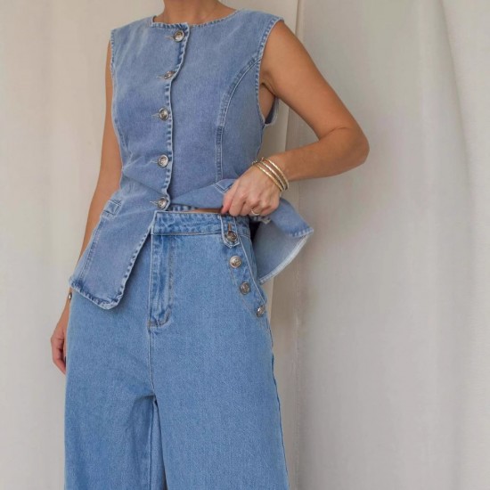 2025 fashionable washed sleeveless vest and trousers set, high-waisted, slimming, wide-leg denim trousers for women. 2025 fashionable washed sleeveless vest and trousers set, high-waisted, slimming, wide-leg denim trousers for women.